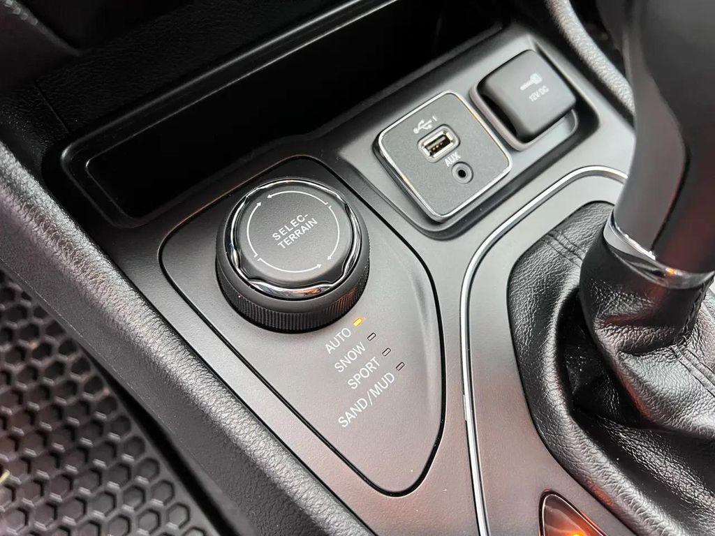 used 2020 Jeep Cherokee car, priced at $22,995