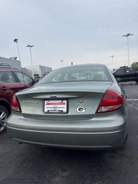 used 2007 Ford Taurus car, priced at $4,000
