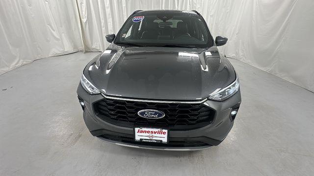 used 2025 Ford Escape car, priced at $23,500