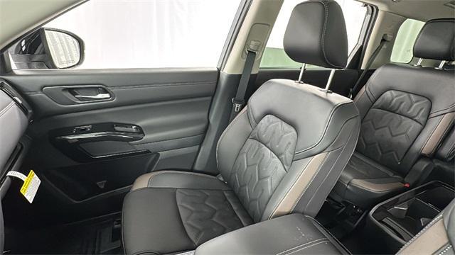 new 2026 Nissan Pathfinder car, priced at $48,928