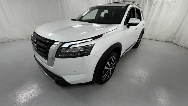 used 2025 Nissan Pathfinder car, priced at $44,000