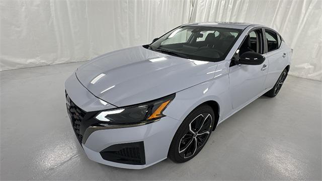 new 2025 Nissan Altima car, priced at $30,992