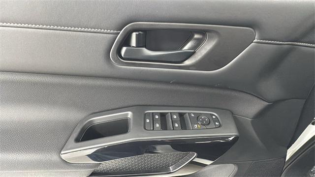 new 2026 Nissan Pathfinder car, priced at $35,741