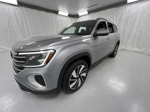 used 2025 Volkswagen Atlas car, priced at $30,500