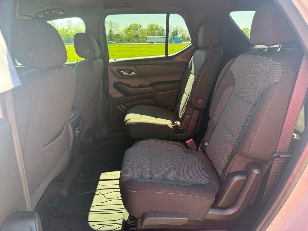 used 2023 Chevrolet Traverse car, priced at $29,367