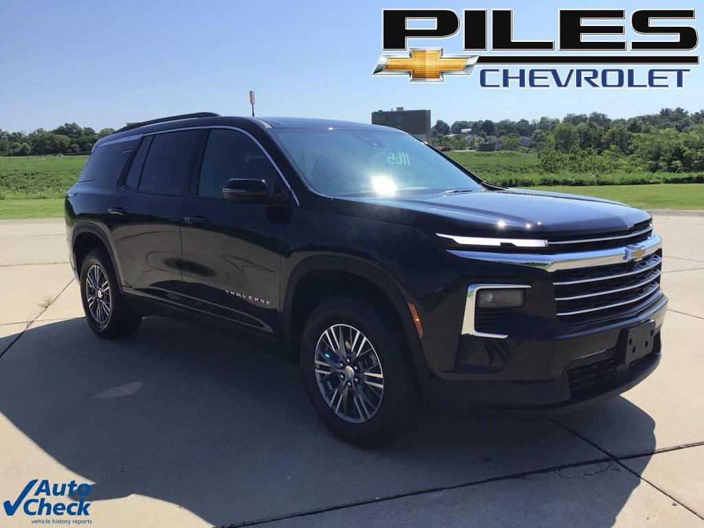 used 2025 Chevrolet Traverse car, priced at $38,403