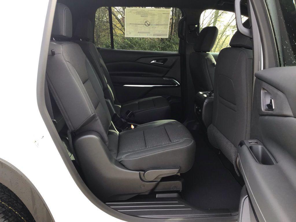 new 2026 Chevrolet Traverse car, priced at $40,159