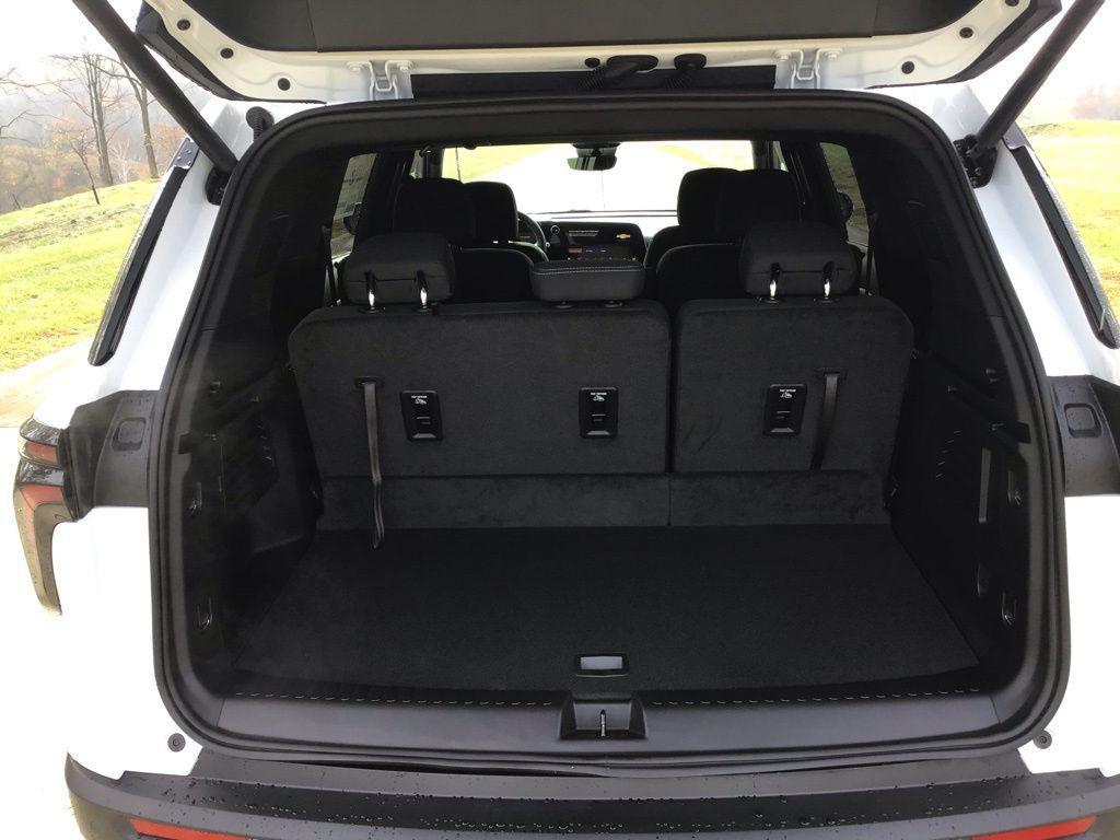 new 2026 Chevrolet Traverse car, priced at $40,159