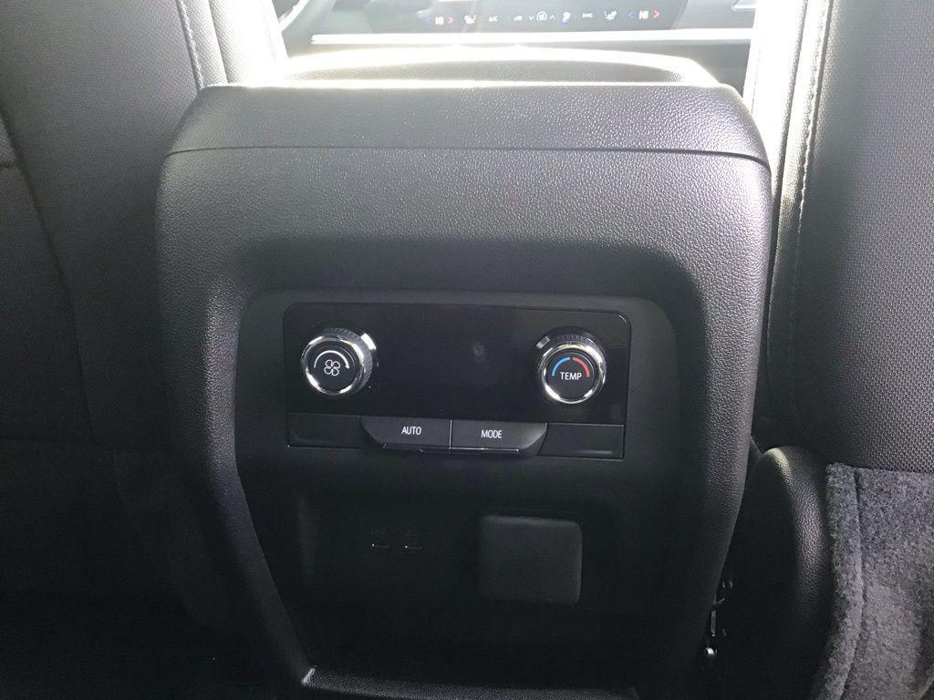 new 2026 Chevrolet Traverse car, priced at $40,159