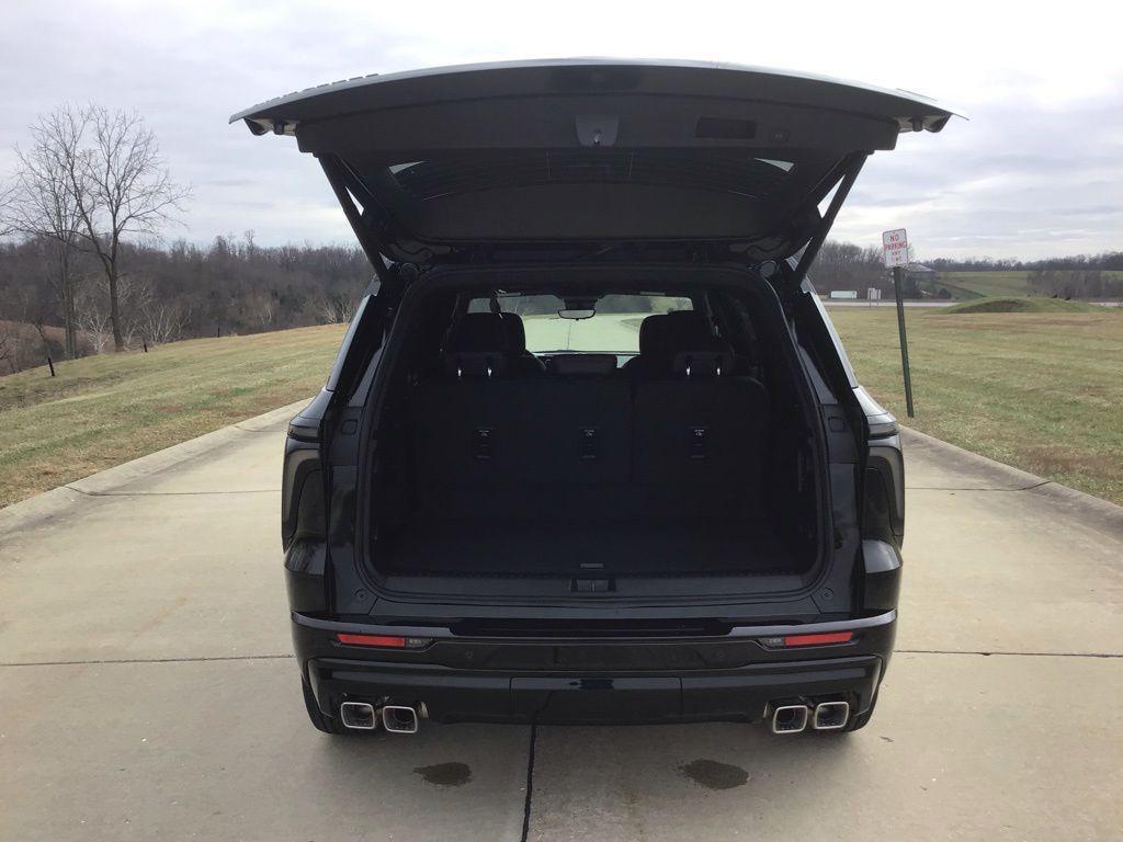 new 2026 Chevrolet Traverse car, priced at $54,561