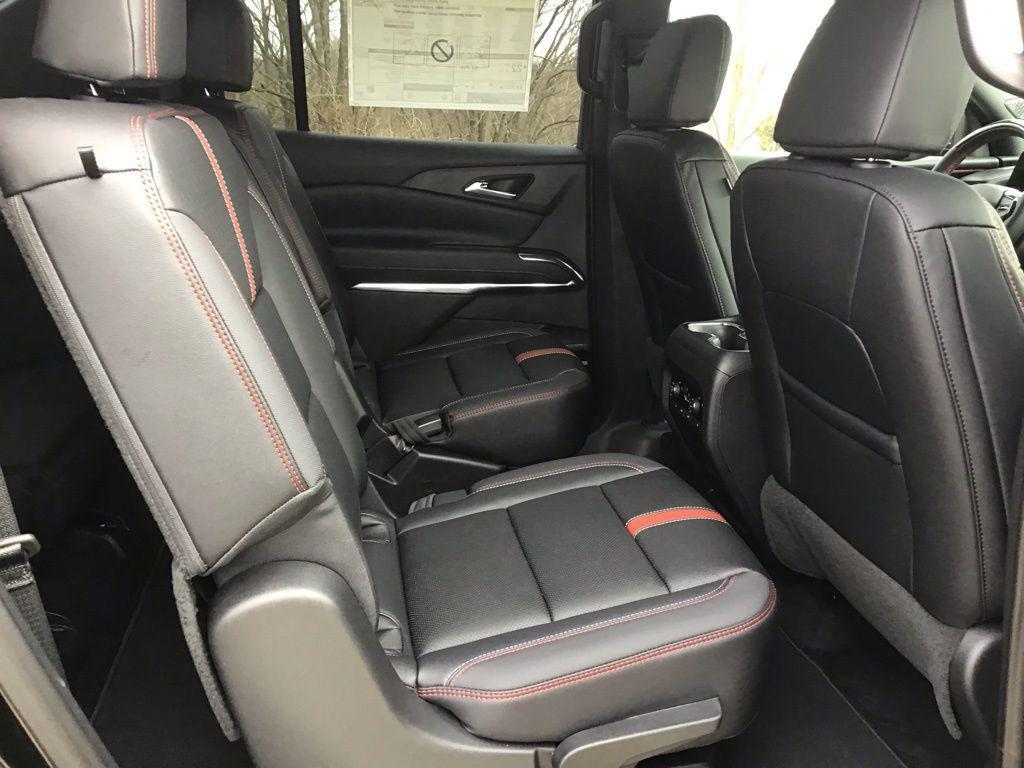 new 2026 Chevrolet Traverse car, priced at $54,561