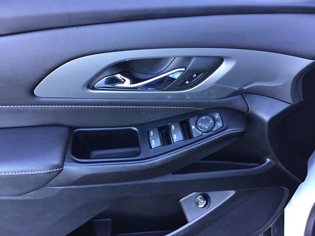 used 2023 Chevrolet Traverse car, priced at $28,410