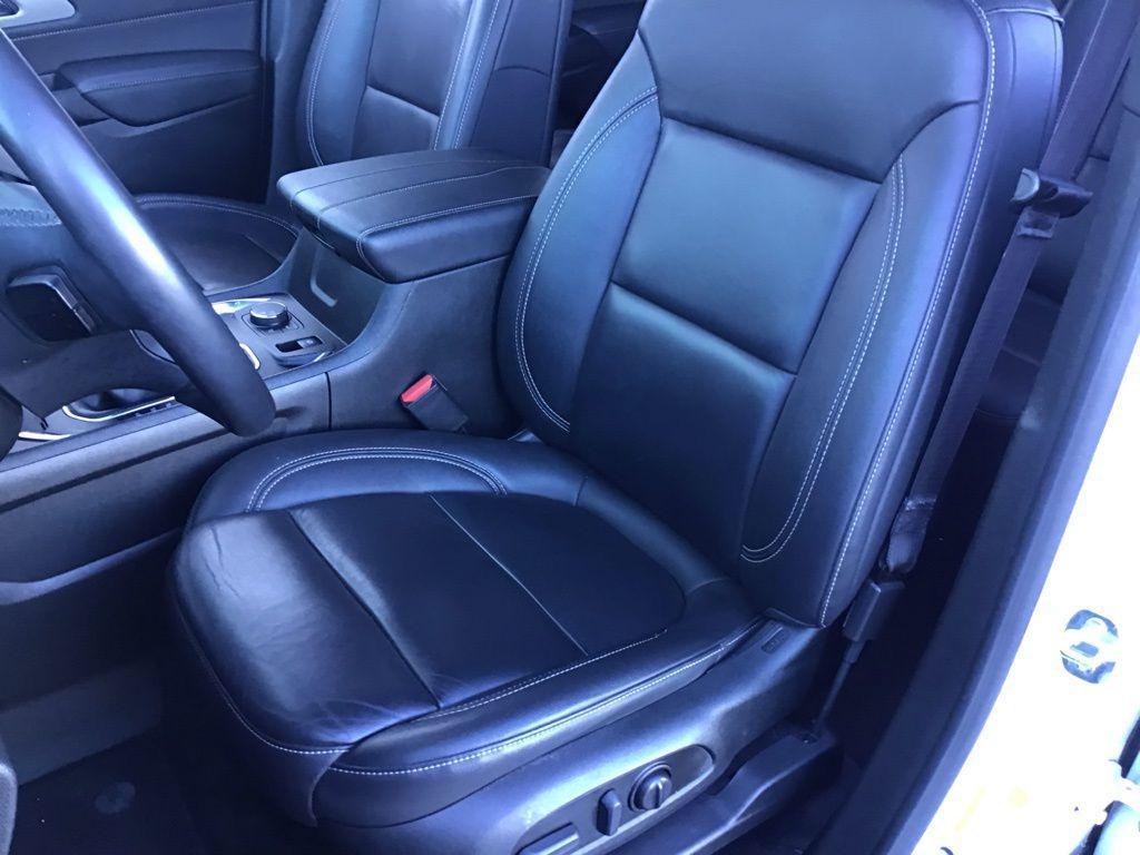 used 2023 Chevrolet Traverse car, priced at $28,410