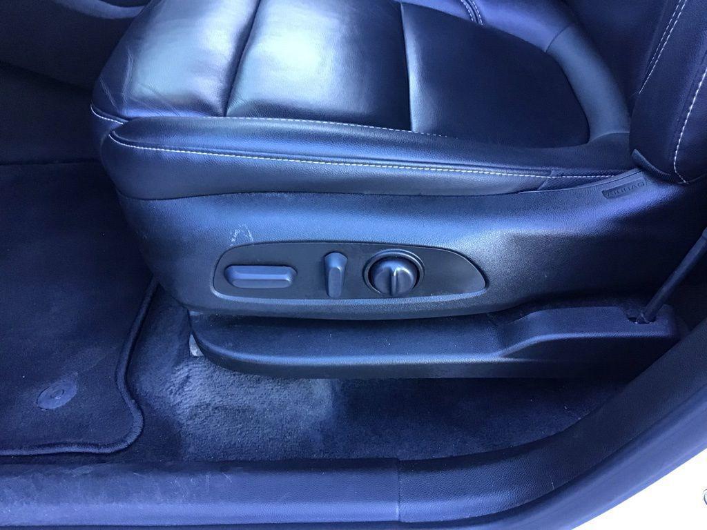 used 2023 Chevrolet Traverse car, priced at $28,410