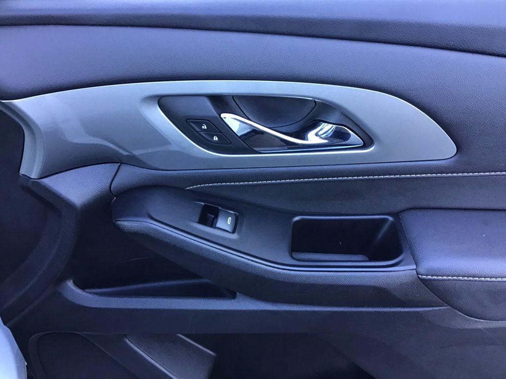 used 2023 Chevrolet Traverse car, priced at $28,410