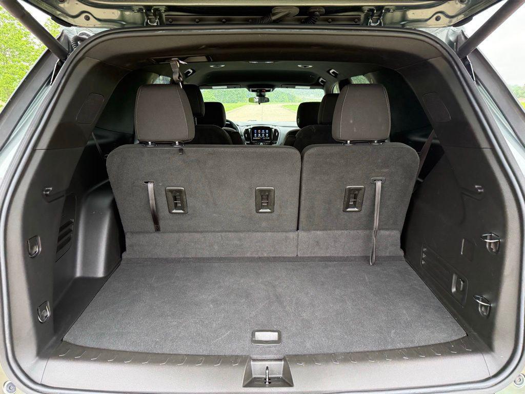 used 2023 Chevrolet Traverse car, priced at $27,474
