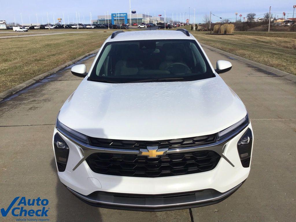 used 2025 Chevrolet Trax car, priced at $20,283