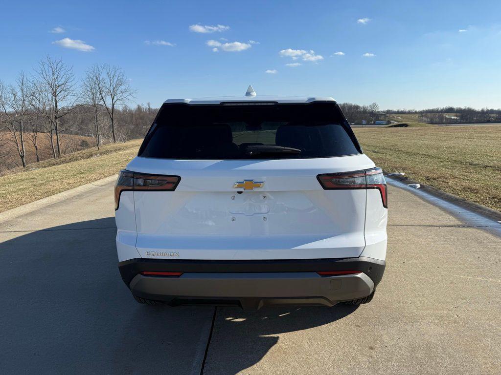 new 2026 Chevrolet Equinox car, priced at $31,244