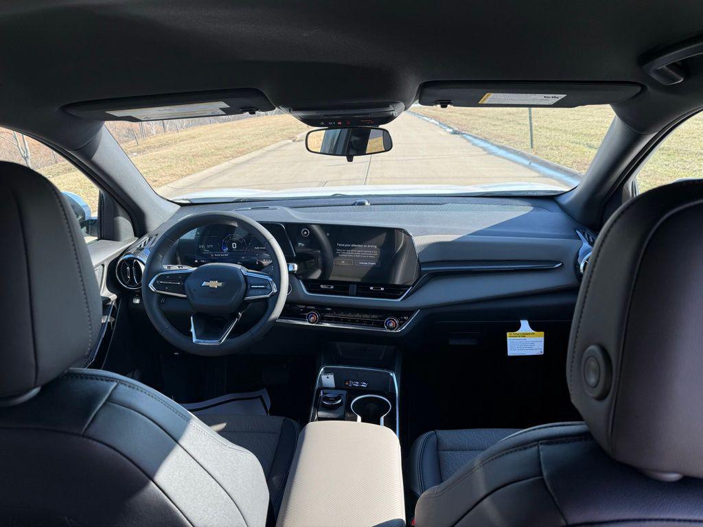 new 2026 Chevrolet Equinox car, priced at $31,244