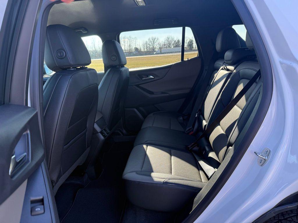 new 2026 Chevrolet Equinox car, priced at $31,244