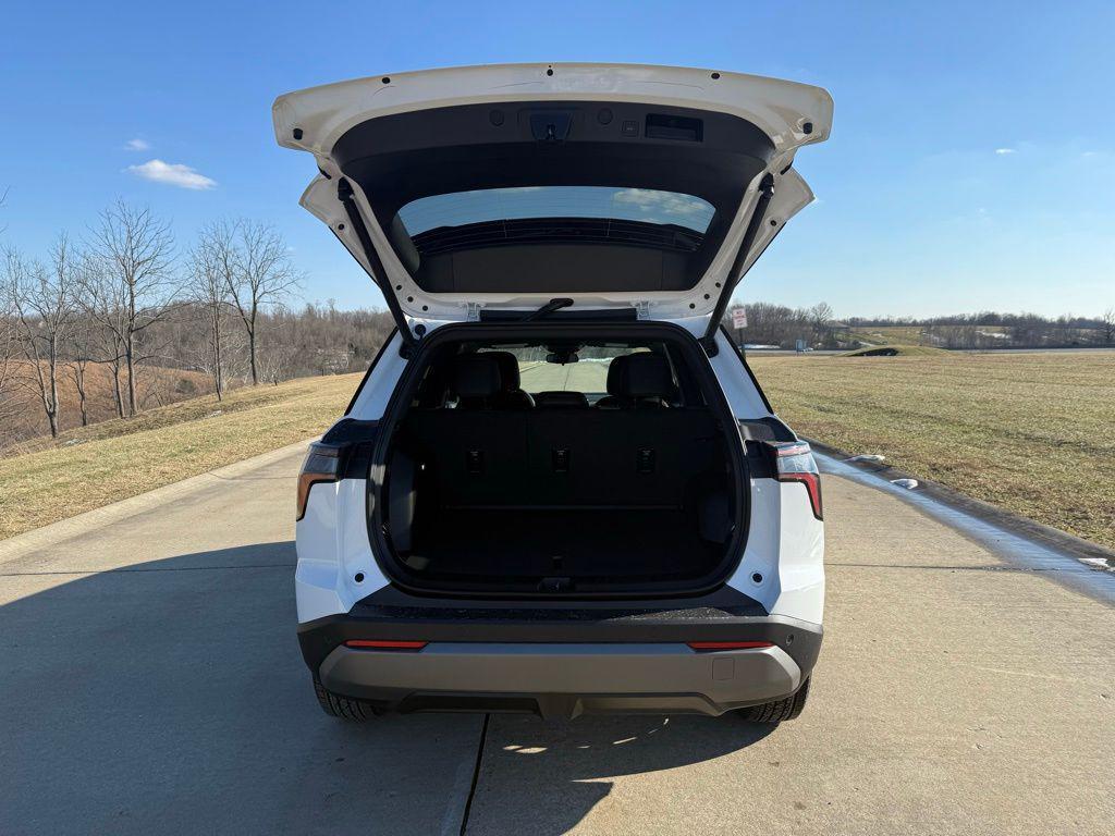 new 2026 Chevrolet Equinox car, priced at $31,244