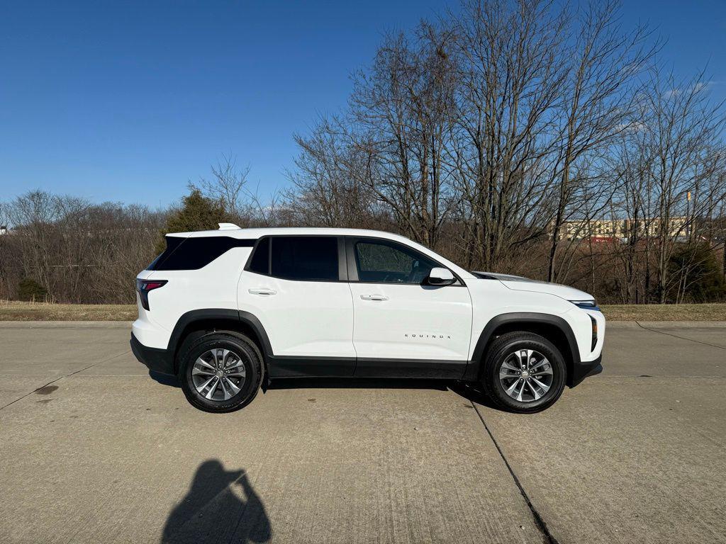 new 2026 Chevrolet Equinox car, priced at $31,244