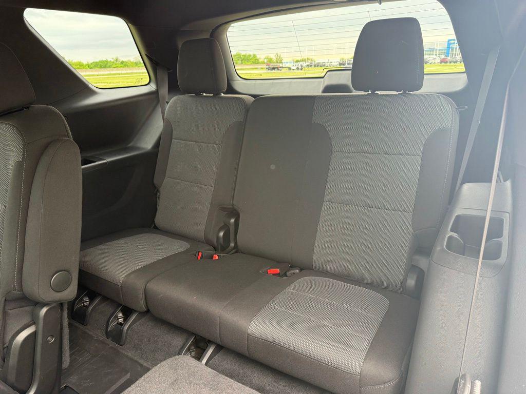 used 2023 Chevrolet Traverse car, priced at $28,097