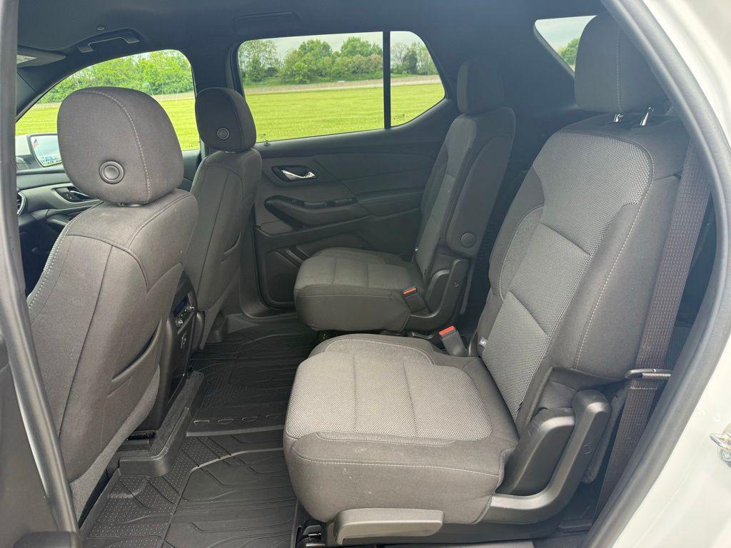 used 2023 Chevrolet Traverse car, priced at $28,097