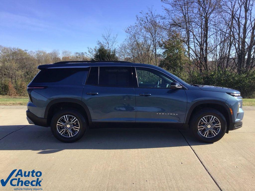 used 2024 Chevrolet Traverse car, priced at $31,859