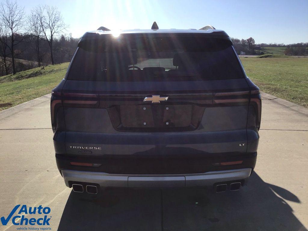 used 2024 Chevrolet Traverse car, priced at $31,859