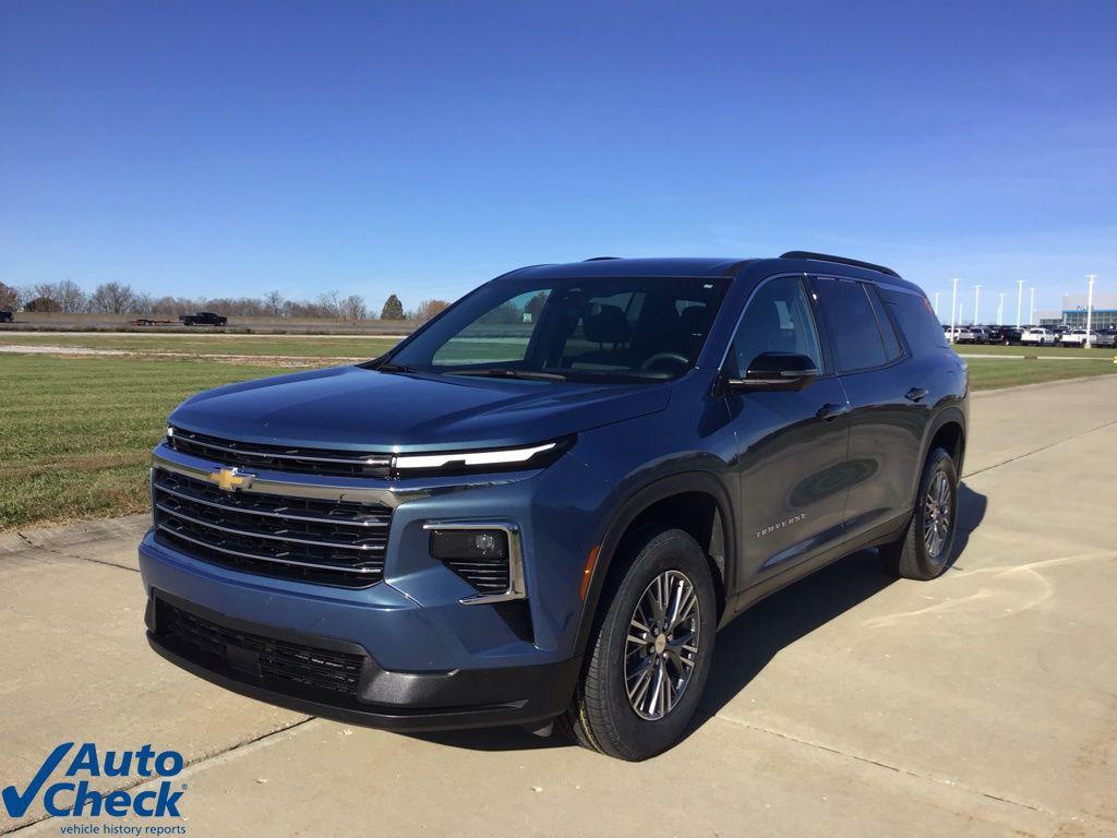 used 2024 Chevrolet Traverse car, priced at $31,859
