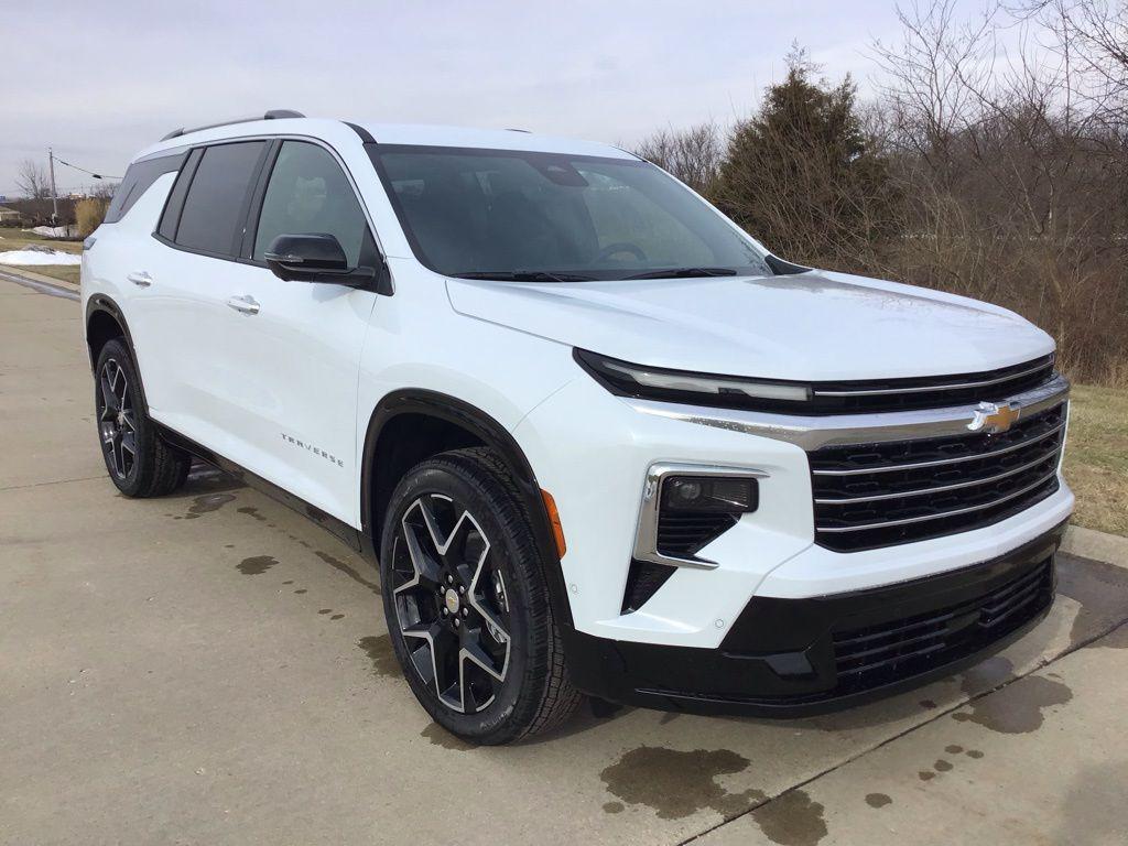 new 2026 Chevrolet Traverse car, priced at $54,483
