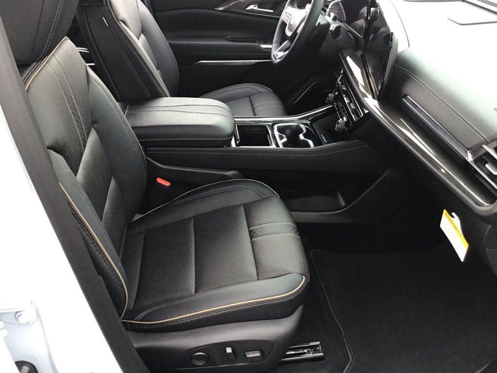 new 2026 Chevrolet Traverse car, priced at $54,483