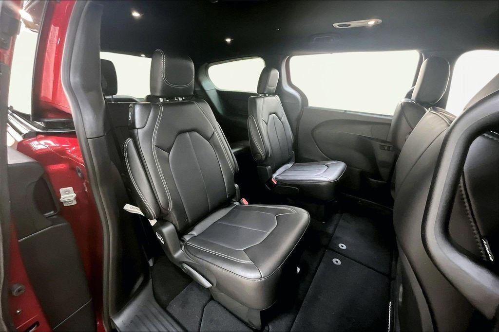 new 2026 Chrysler Pacifica car, priced at $43,867