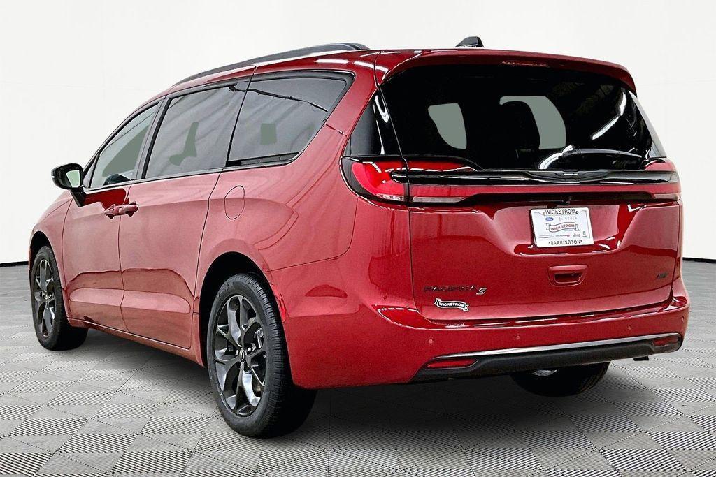new 2026 Chrysler Pacifica car, priced at $43,867