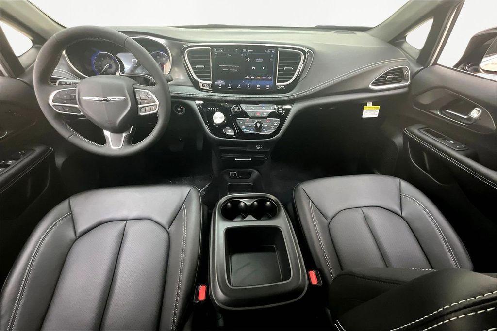 new 2026 Chrysler Pacifica car, priced at $39,439