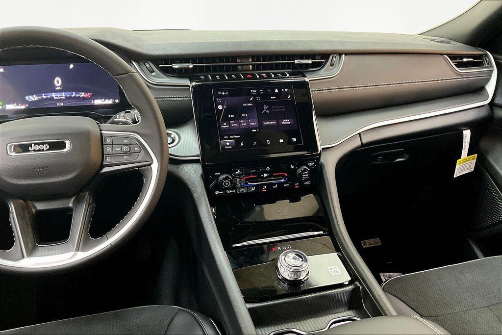 new 2025 Jeep Grand Cherokee L car, priced at $41,176