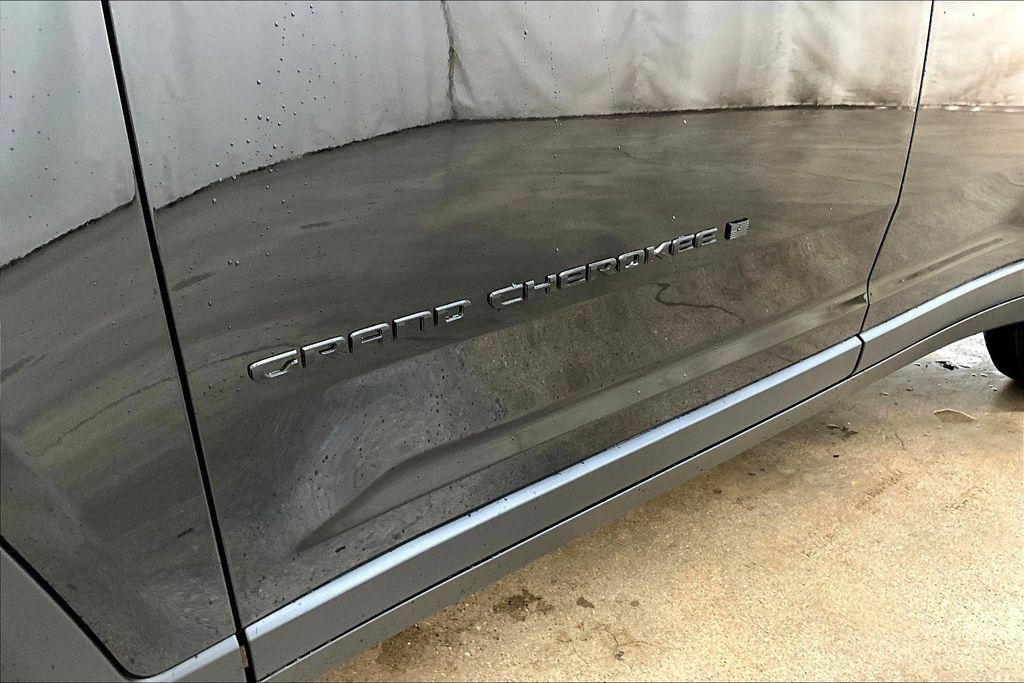 new 2025 Jeep Grand Cherokee L car, priced at $41,176