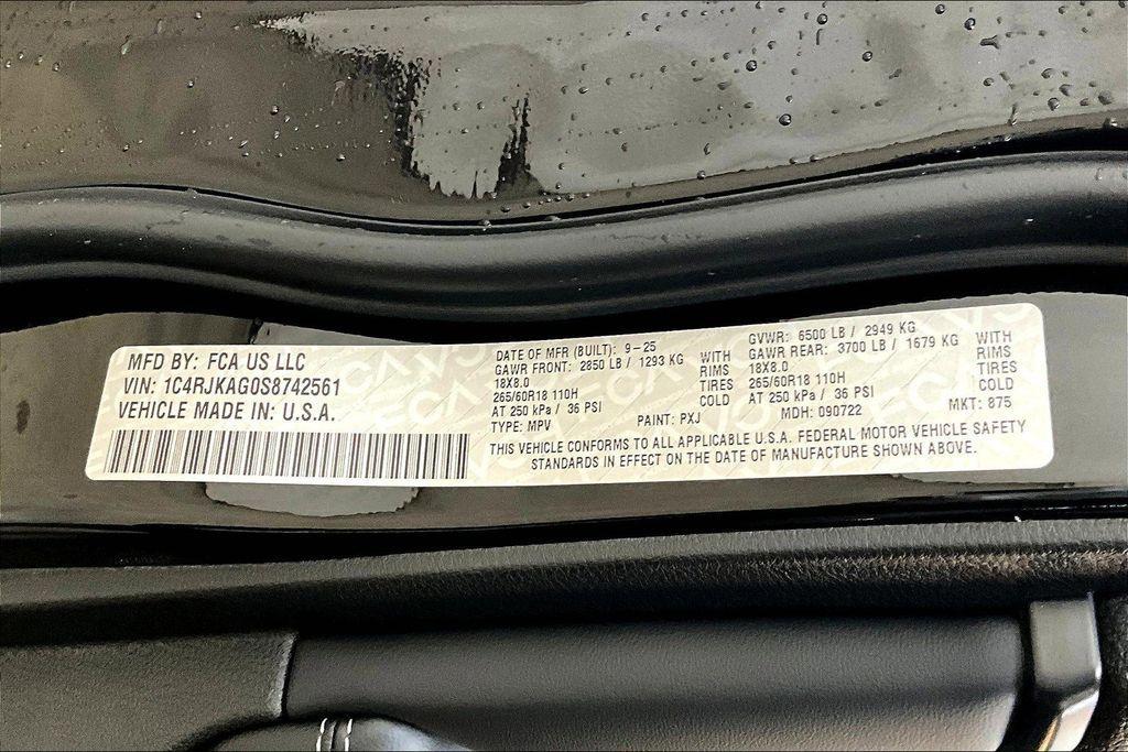 new 2025 Jeep Grand Cherokee L car, priced at $41,176