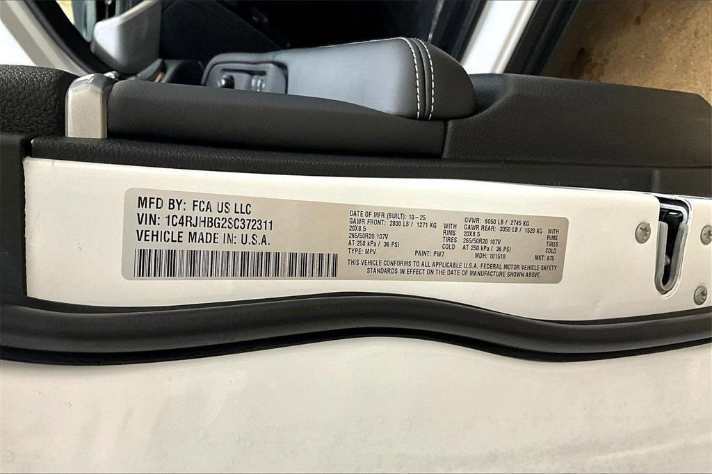 new 2025 Jeep Grand Cherokee car, priced at $46,805