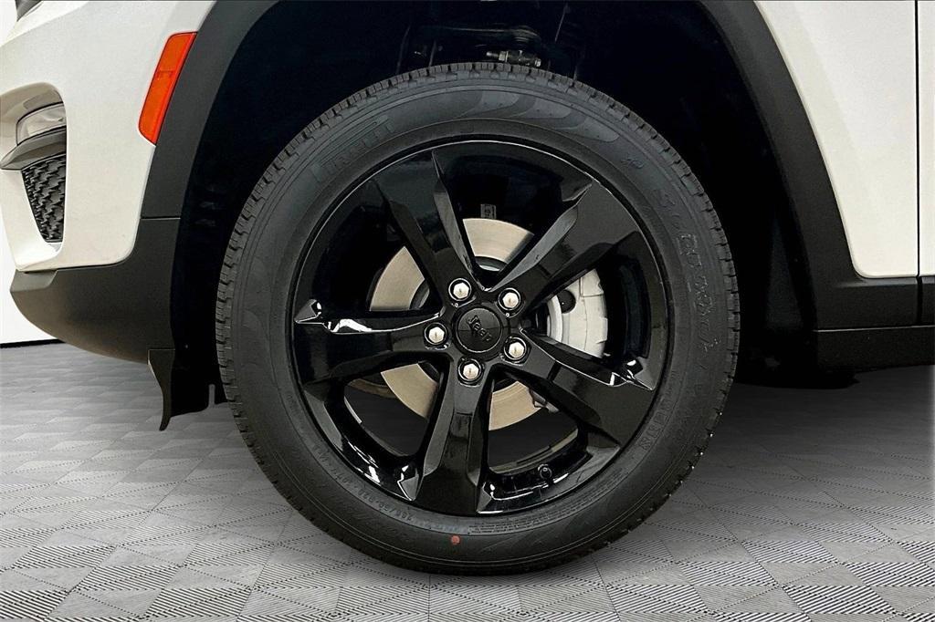 new 2025 Jeep Grand Cherokee car, priced at $46,805