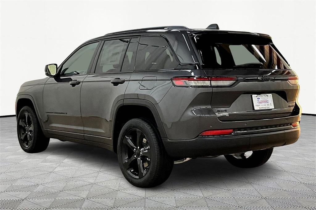new 2025 Jeep Grand Cherokee car, priced at $47,990