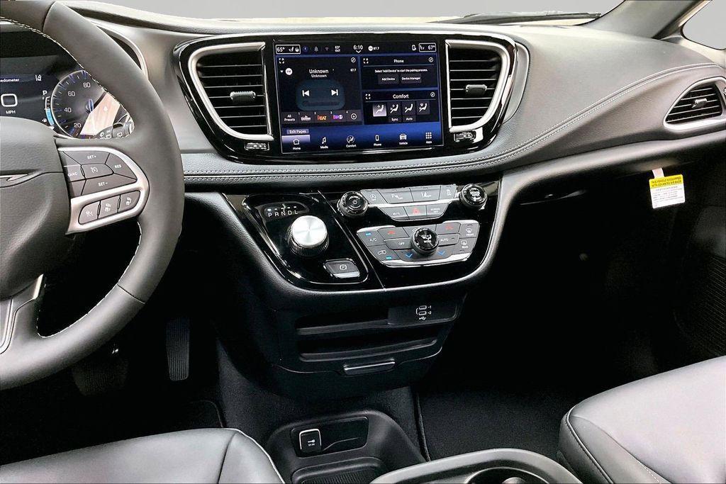 new 2027 Chrysler Pacifica car, priced at $47,352