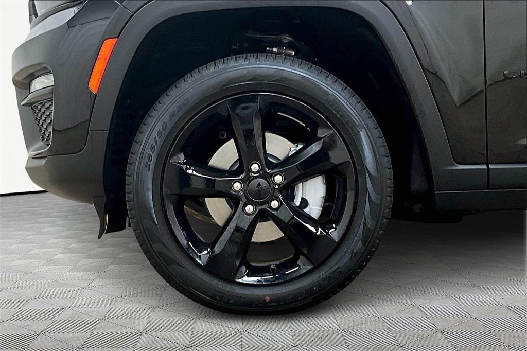 new 2025 Jeep Grand Cherokee car, priced at $47,341