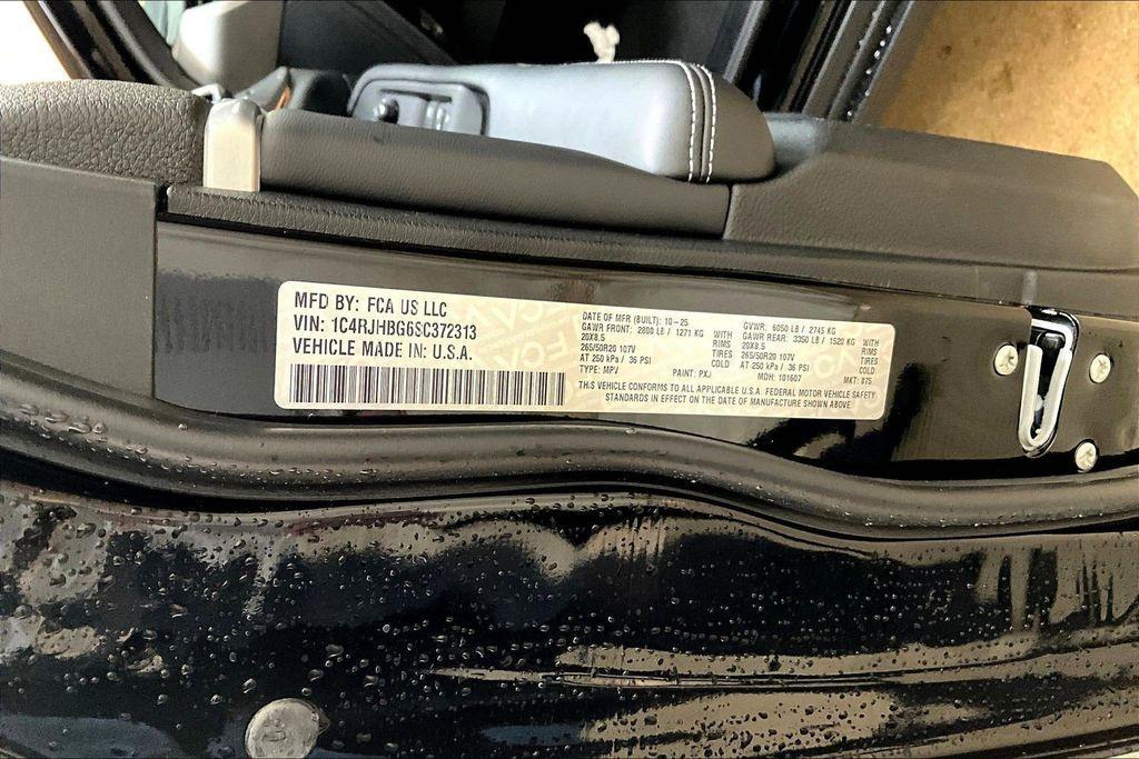 new 2025 Jeep Grand Cherokee car, priced at $46,591