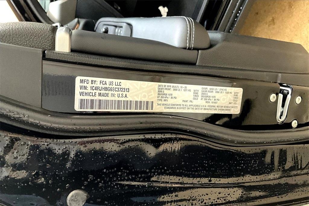 new 2025 Jeep Grand Cherokee car, priced at $47,341