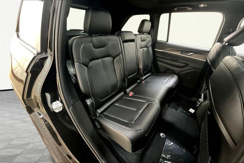 new 2025 Jeep Grand Cherokee car, priced at $46,591