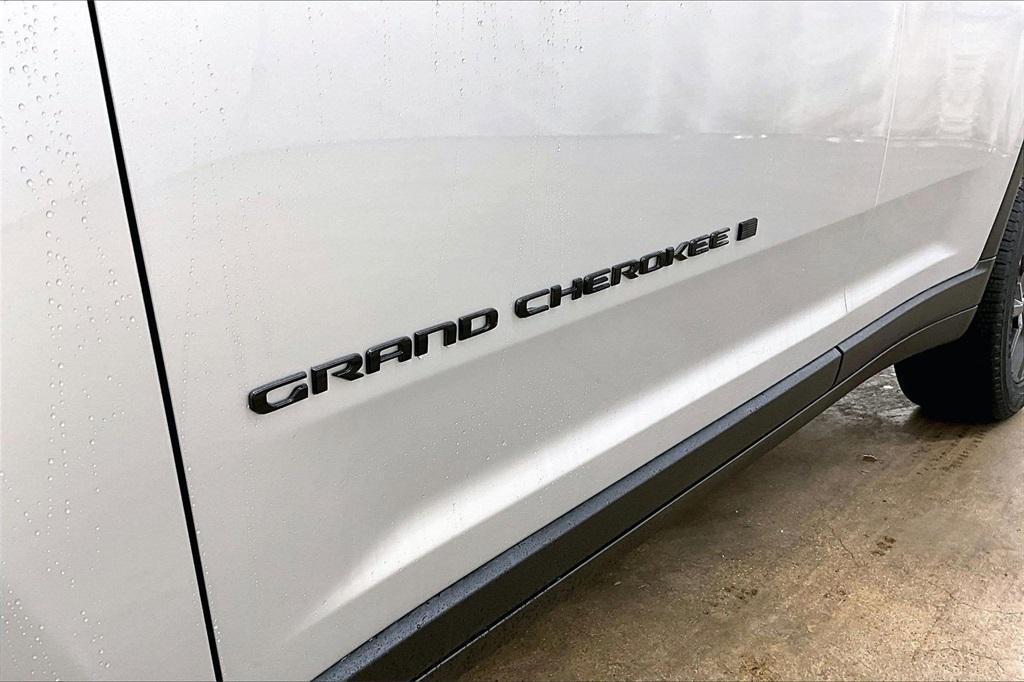 new 2025 Jeep Grand Cherokee car, priced at $49,730