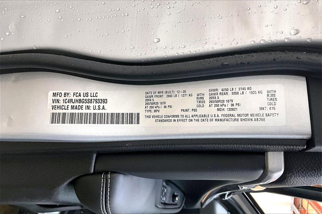 new 2025 Jeep Grand Cherokee car, priced at $49,730