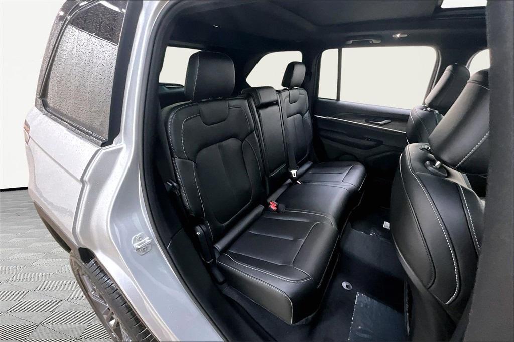 new 2025 Jeep Grand Cherokee car, priced at $49,730